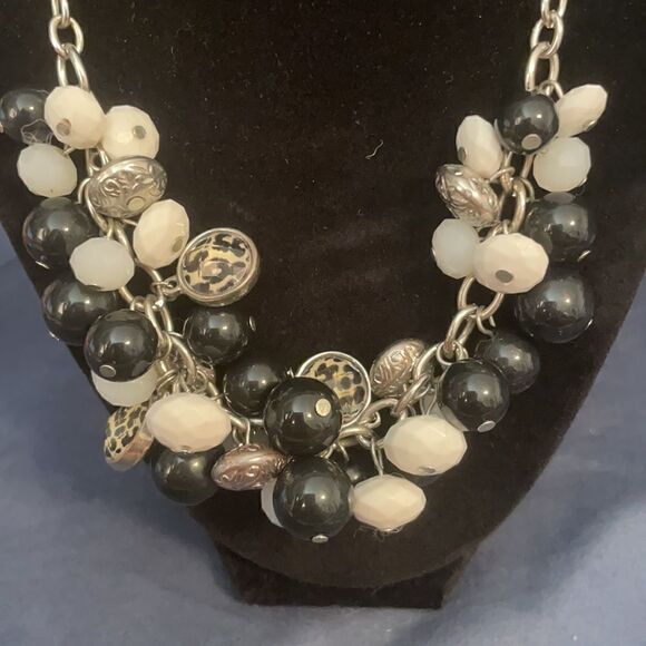 Funky necklace   - Picture 1 of 5